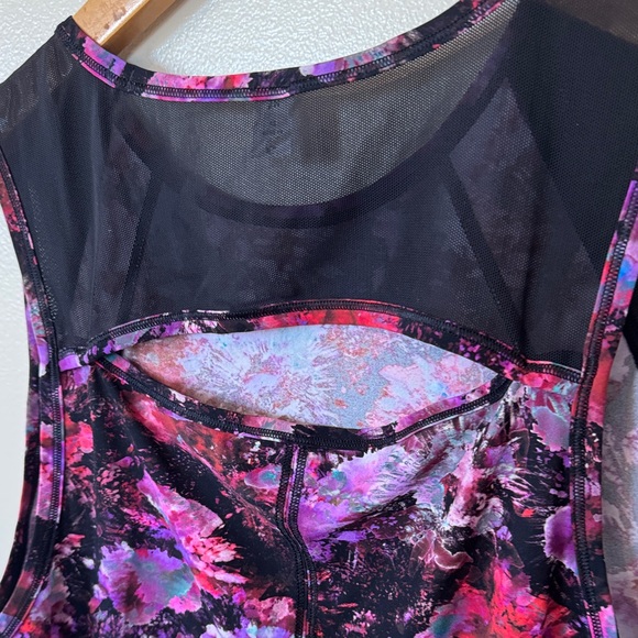 lululemon Sculpt Tank II in the Floral Illusion pattern size 6 - Picture 6 of 6